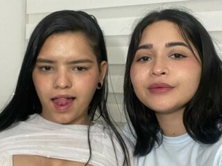 SofieAndCaroline livesex