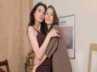 WhitneyAndVerona online